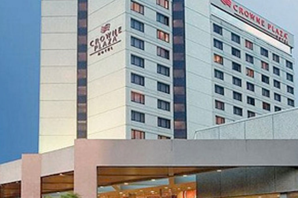 crowne plaza hotel at commerce casino
